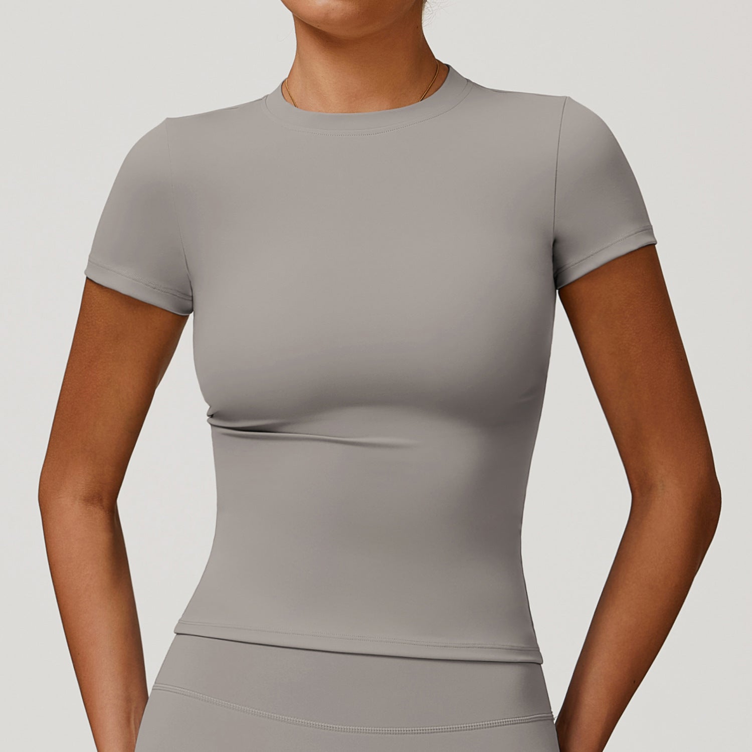 T-shirt d’entraînement ajusté – Liberté de mouvement, style affirmé