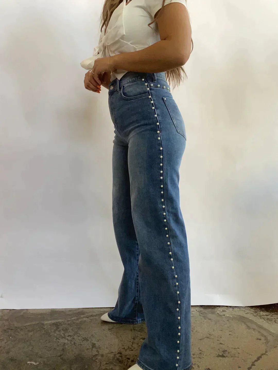 Élina – Wide Leg Jeans met Pareldetail